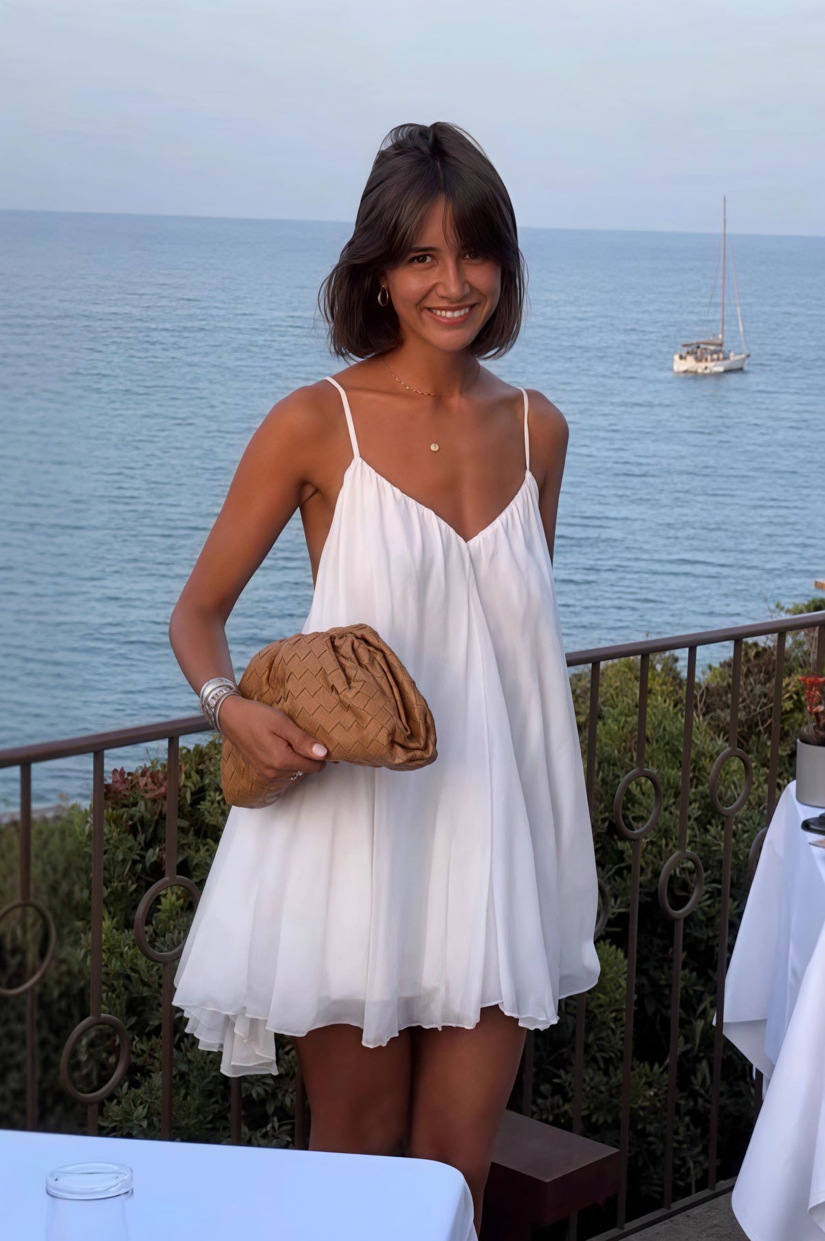 Lavinia lepršava mini haljina sa spaghetti naramenicama