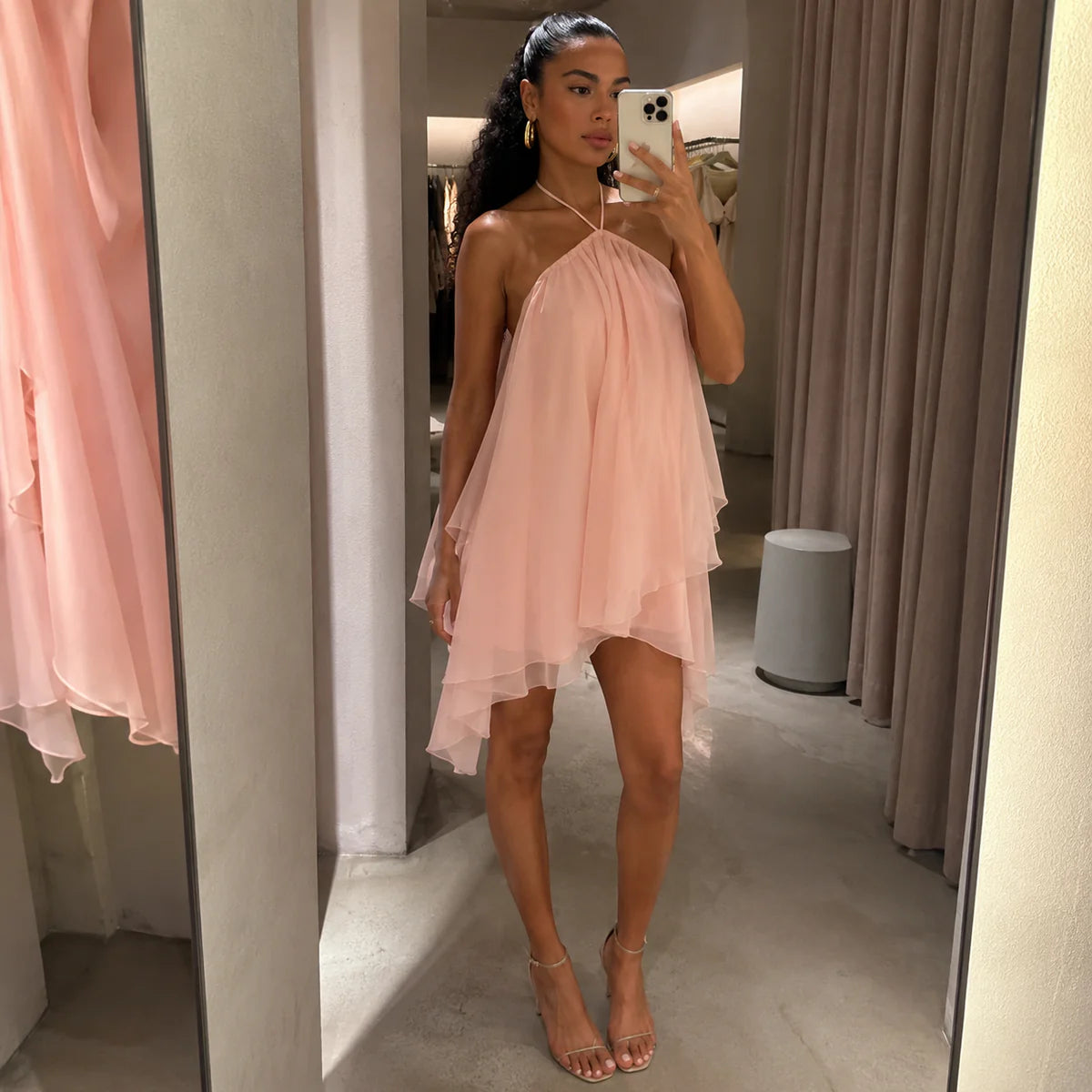 Sienna otvorena leđa halter mini haljina