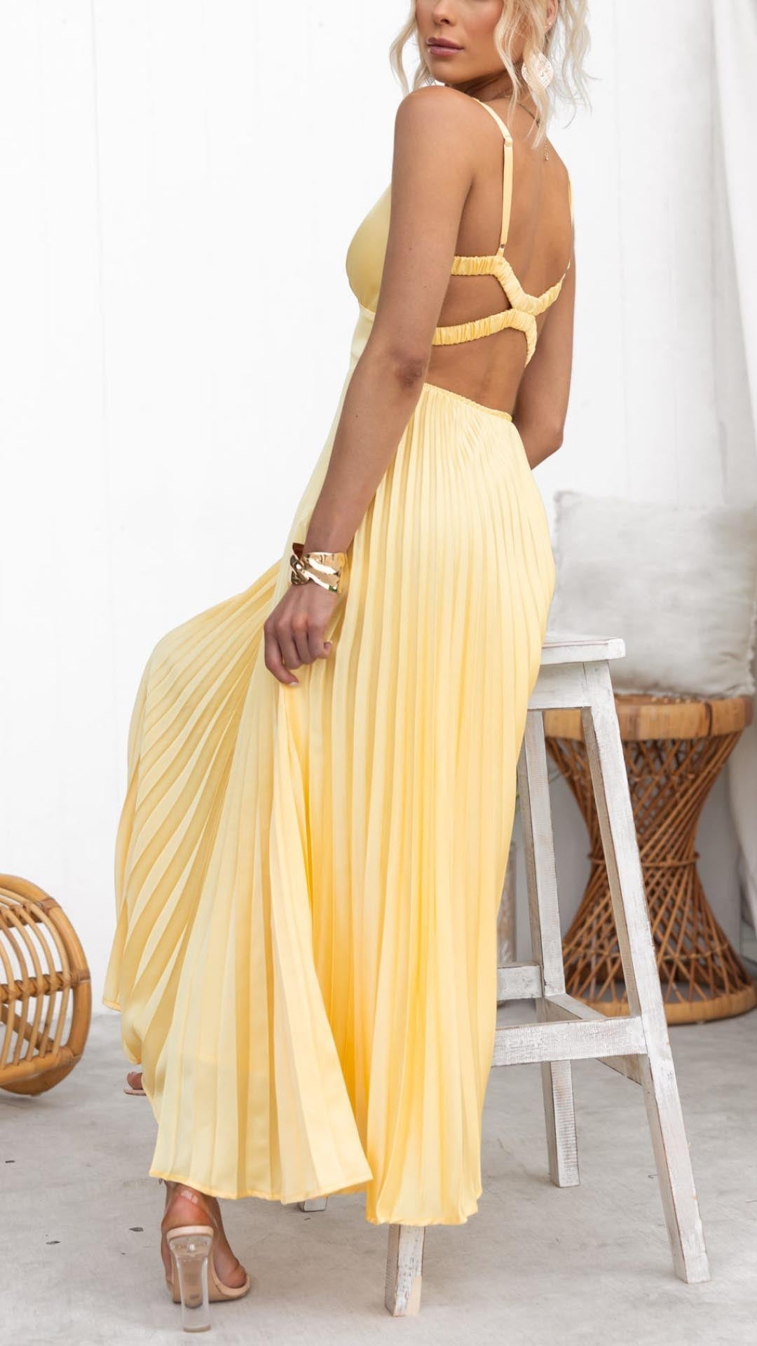 SOERA Sophia Flowing Pleated Summer Maxi Dress - Dress -  L
