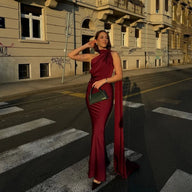 Demetra večernja haljina od satena s halterom i otvorenim leđima