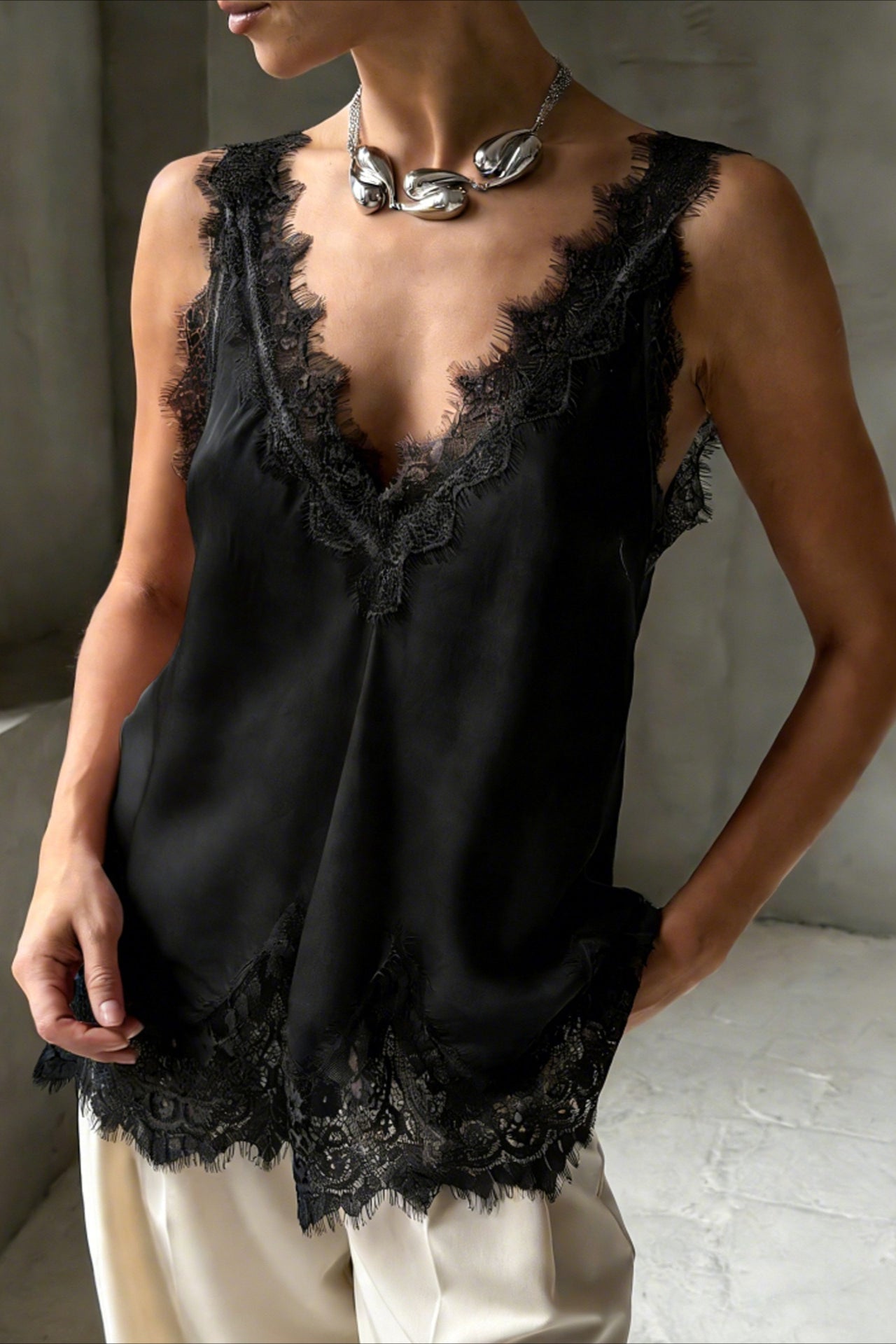 SOERA Marisol V - Neck Lace Trim Tank Top - Tops - Ja1775573973370658204 Black S